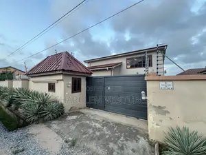 5bdrm House in Charclem Ventures, Ashomang Estate for sale