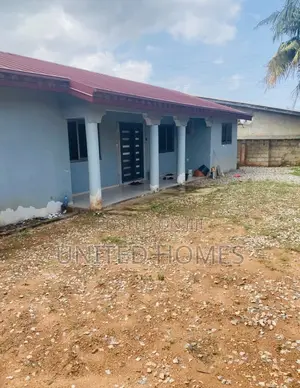 6bdrm House in West Hills Mall Area for sale