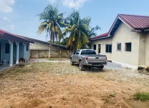 6bdrm House in West Hills Mall Area for sale