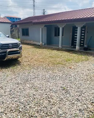 6bdrm House in West Hills Mall Area for sale