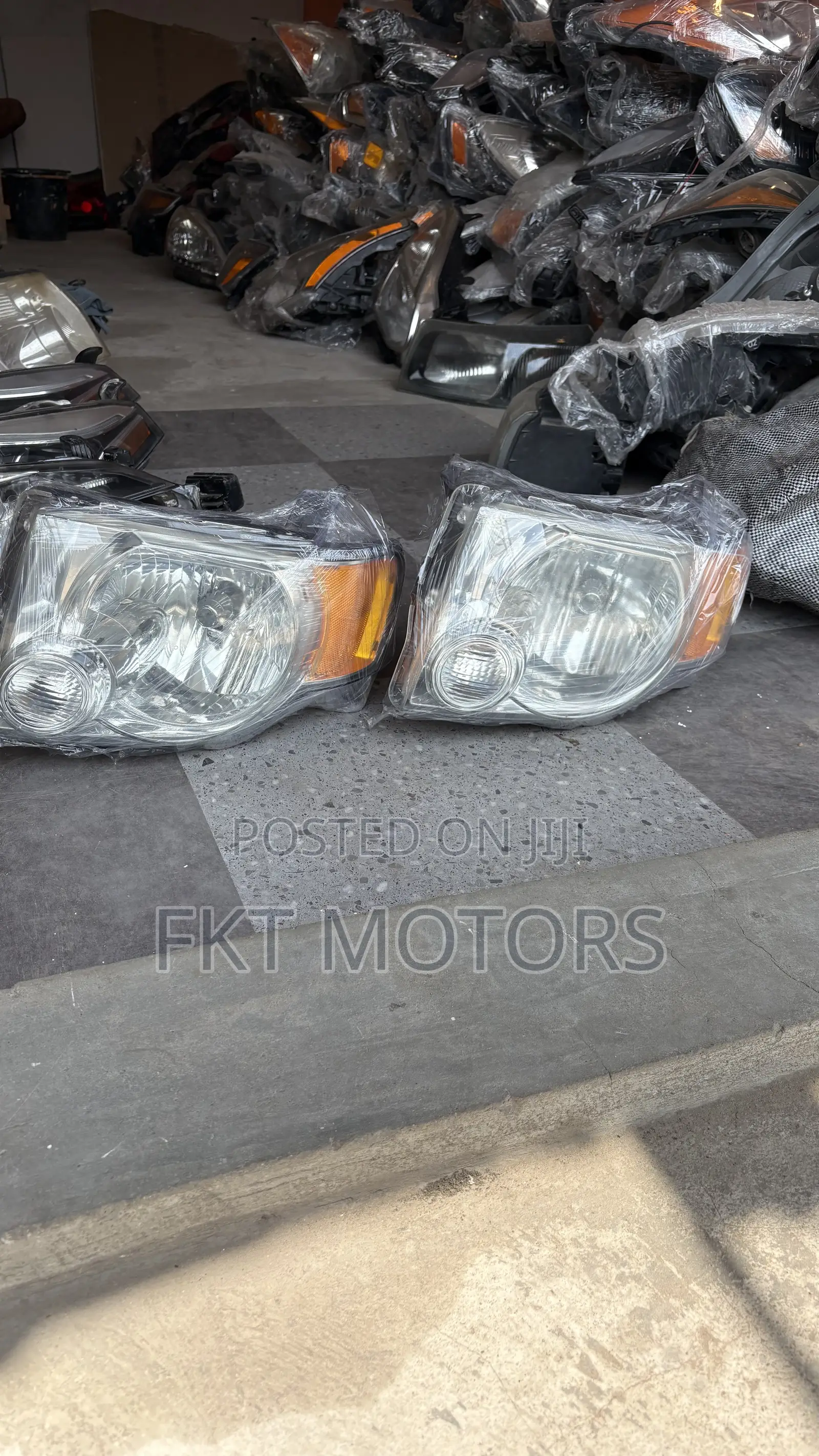Ford Escape Headlights 2008,2009,2010,2011,2012,2013
