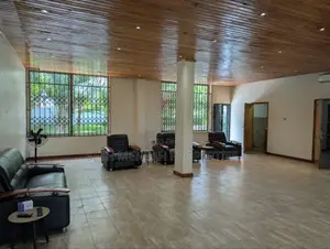 8bdrm Mansion in Cantonments for rent