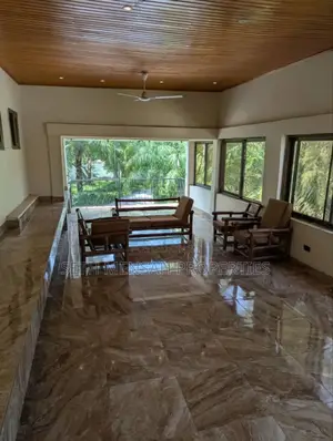 8bdrm Mansion in Cantonments for rent
