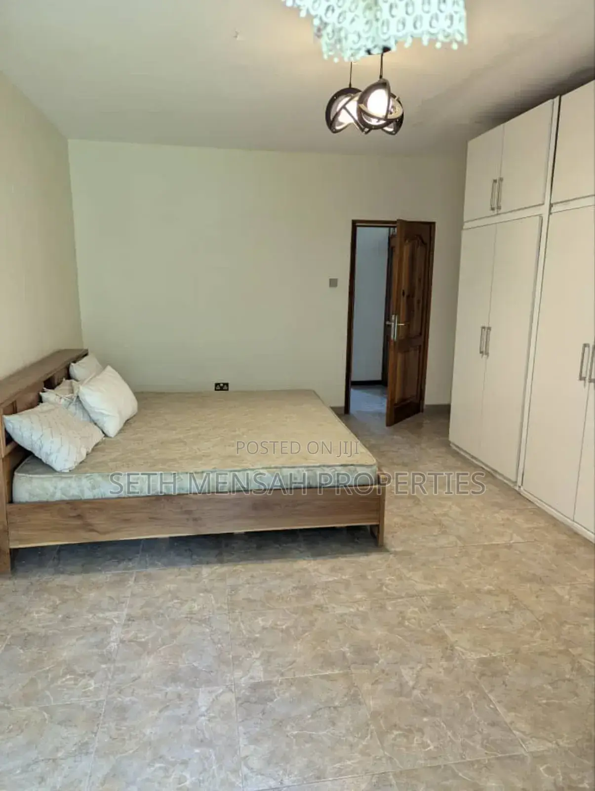 8bdrm Mansion in Cantonments for rent