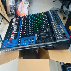 Yamaha 16 Channels Mixer With Effects