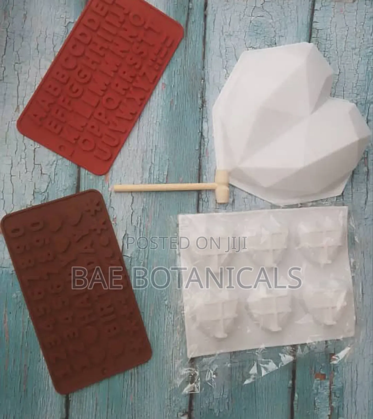 Breakable Hearts Chocolate Mold Set (With Hammer)