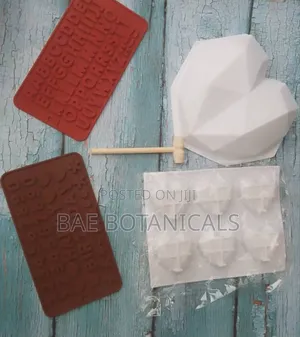 Breakable Hearts Chocolate Mold Set (With Hammer)