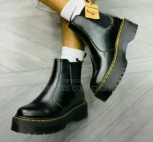 Dr Martens Leather Chelsea Boot Black