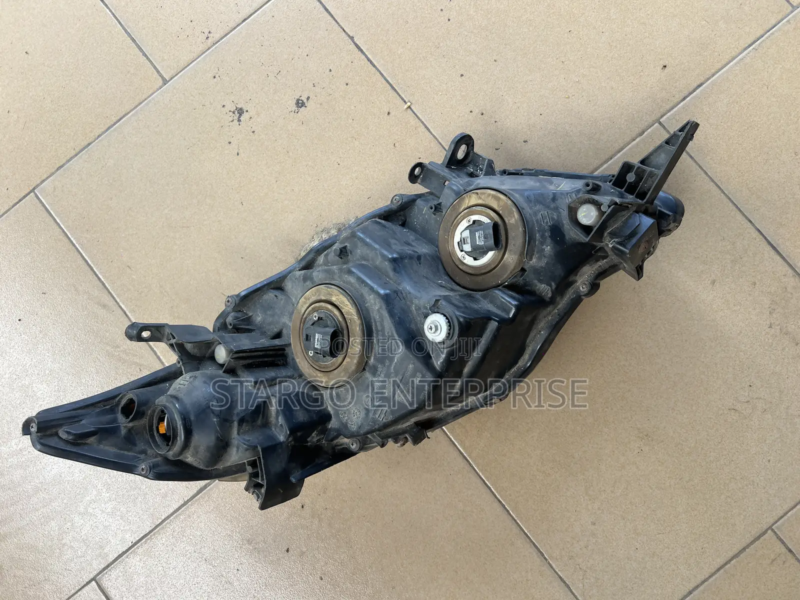 2009 to 2010 Toyota Corolla Left Headlights