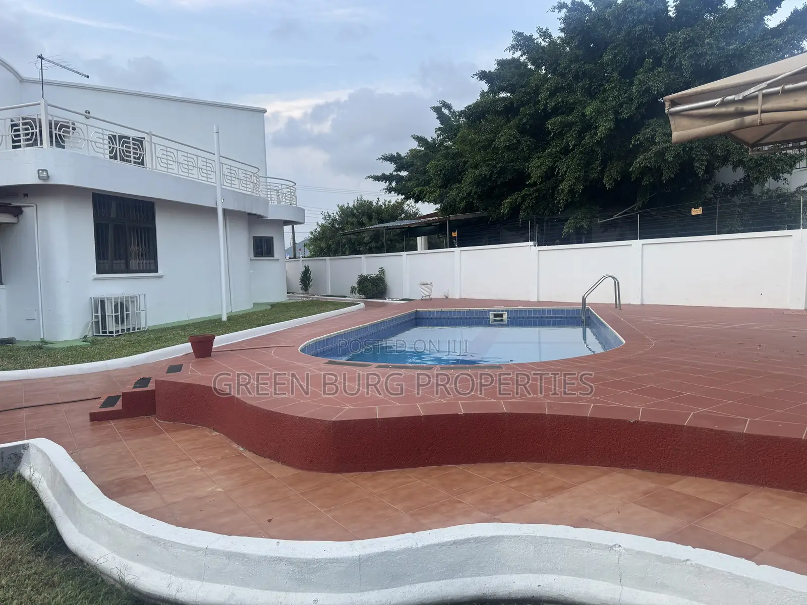 6bdrm Mansion in Green, East Legon for sale