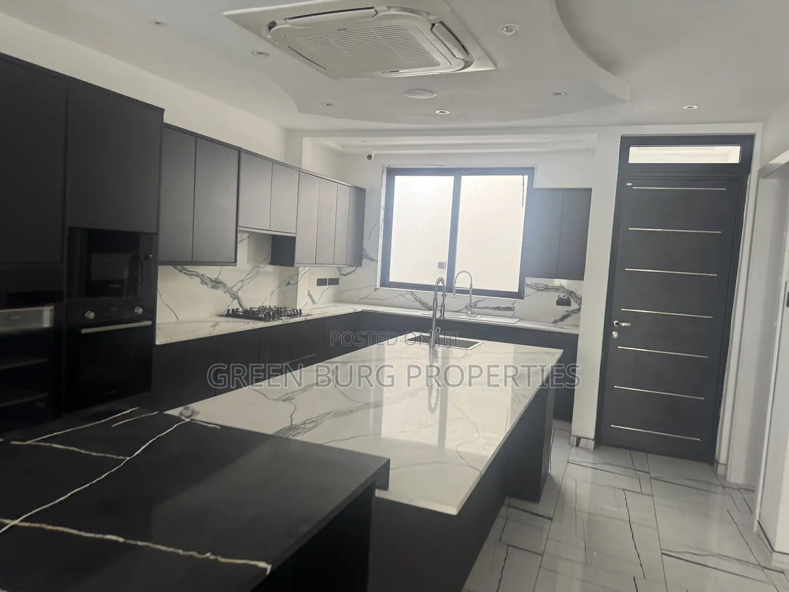 5bdrm Mansion in Green, East Legon for sale