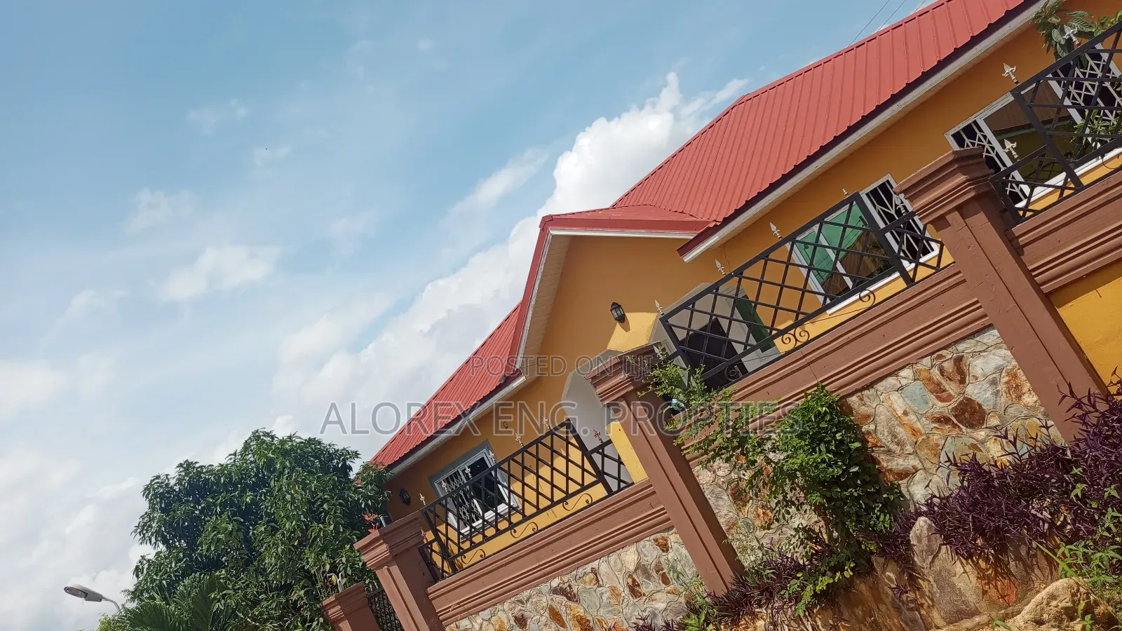 3bdrm House in Self Compound, Oyarifa for rent