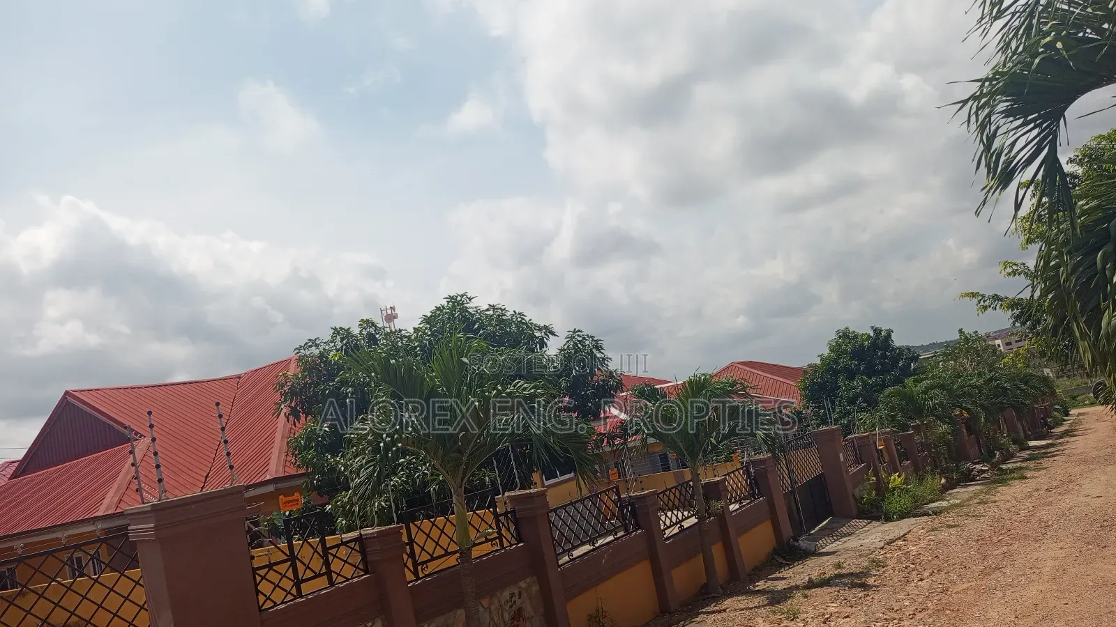 3bdrm House in Self Compound, Oyarifa for rent