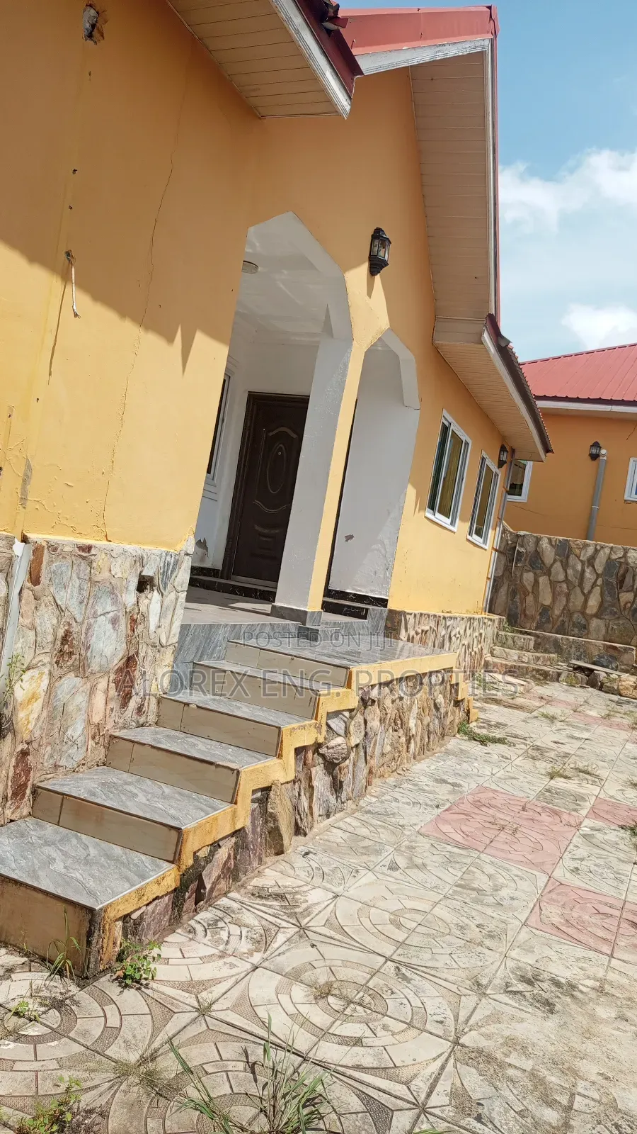 3bdrm House in Self Compound, Oyarifa for rent
