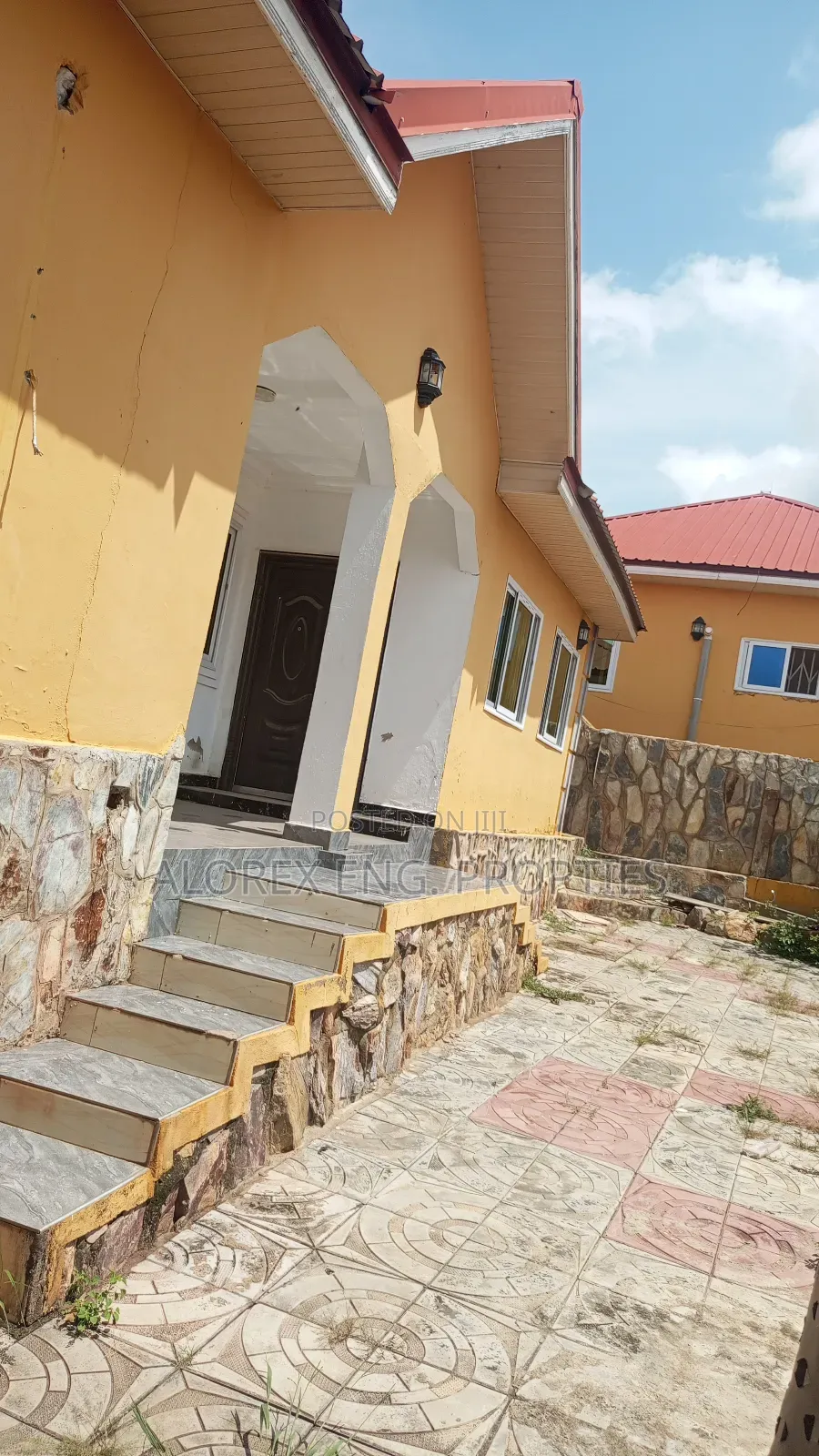 3bdrm House in Self Compound, Oyarifa for rent