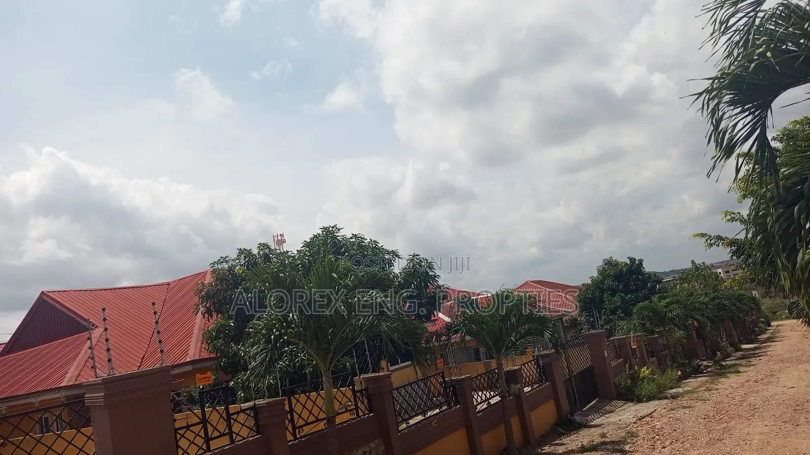 3bdrm House in Self Compound, Oyarifa for rent