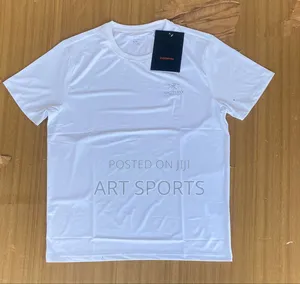 Nike Fitness Tops
