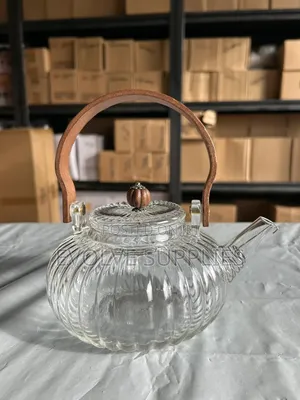 900ml Kettle With Wooden Handle