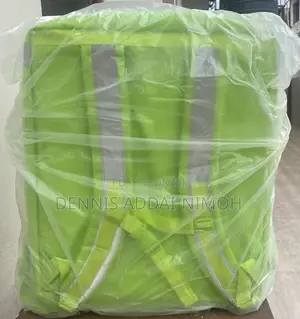 Durable Courier Delivery Bag – Insulated Weather-Resistant