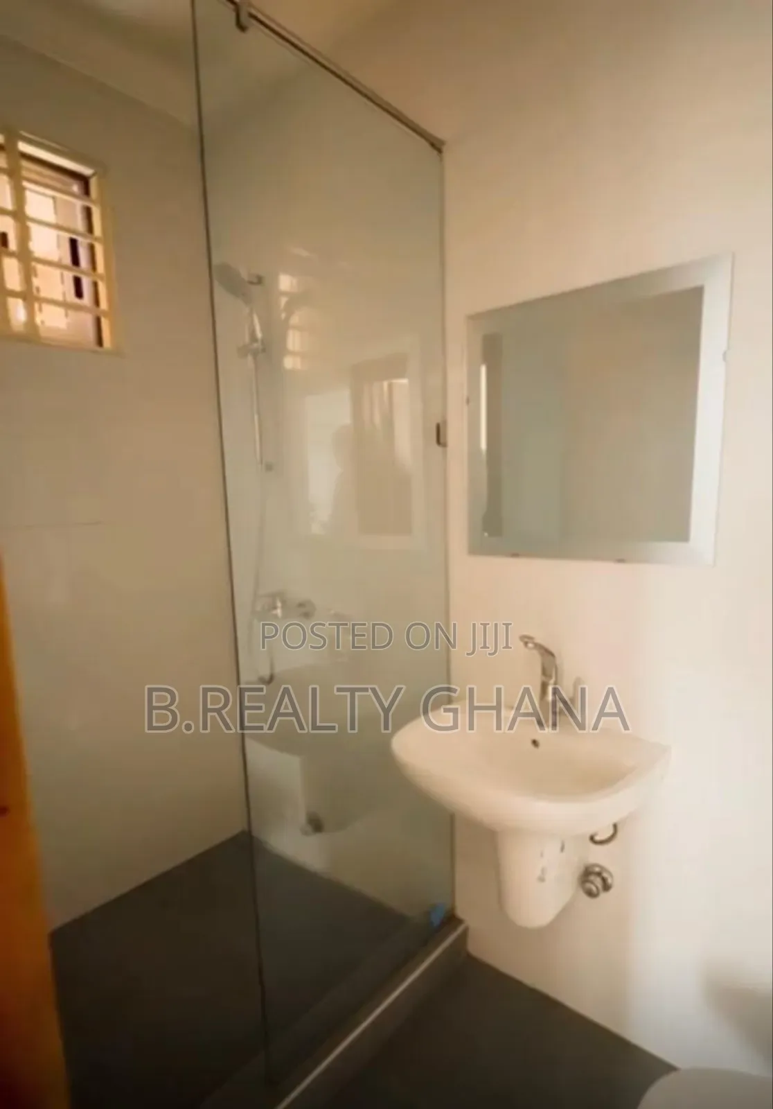 4bdrm House in Palace Mall Area, Spintex for rent