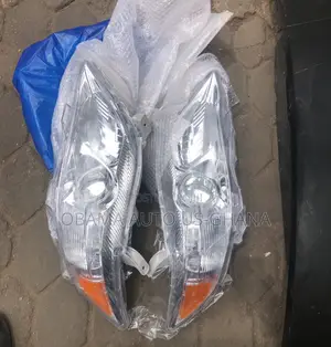 Toyota Camry 2010 2011 Headlight