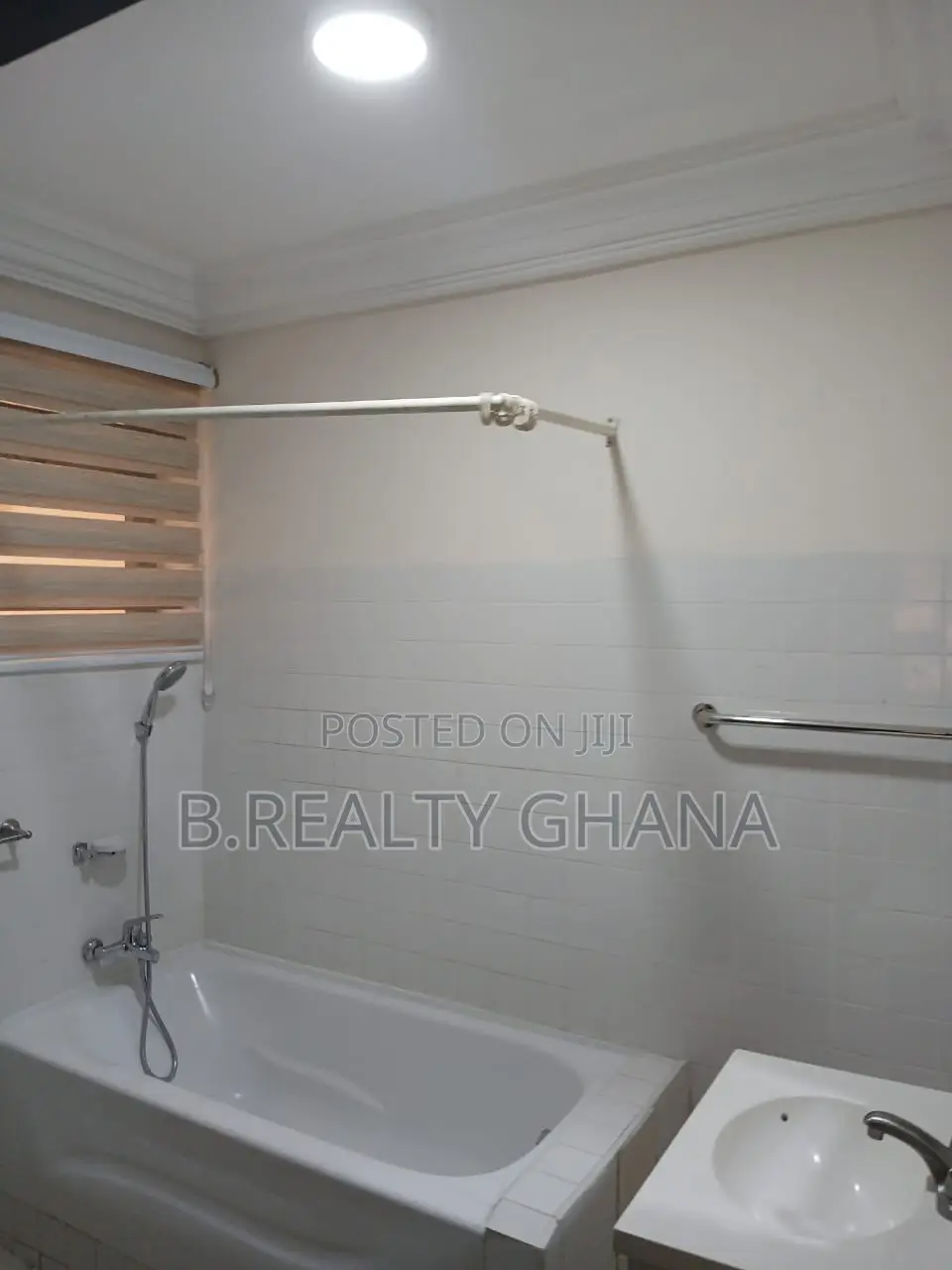 4bdrm House in Labone for sale
