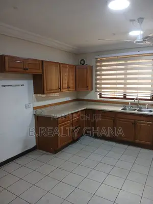 4bdrm House in Labone for sale
