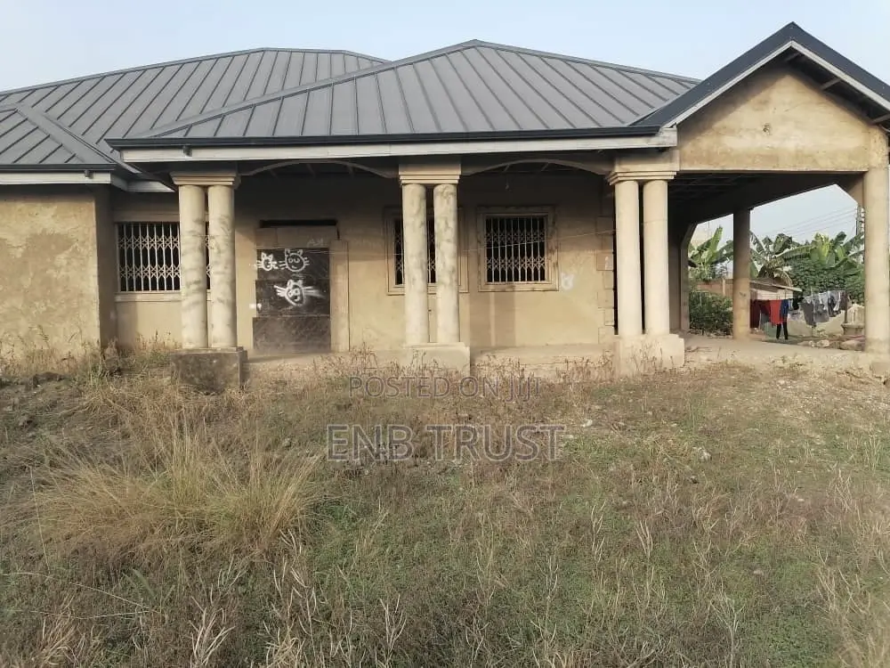 3 Bedrms on 130x100 Size of Plot for Sale at Amasaman