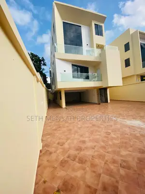 5bdrm House in Dzorwulu for sale