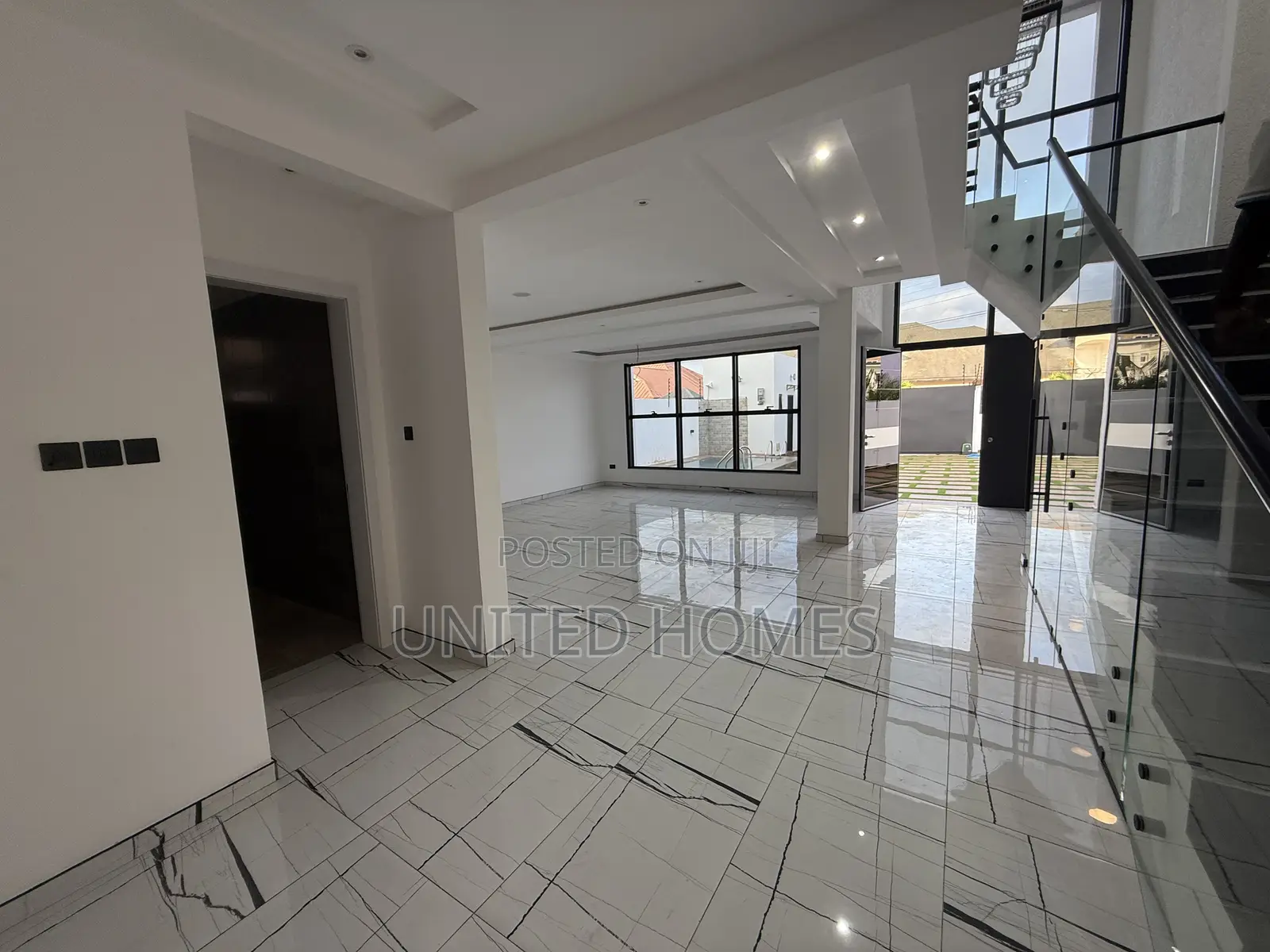 5bdrm House in East Legon for sale