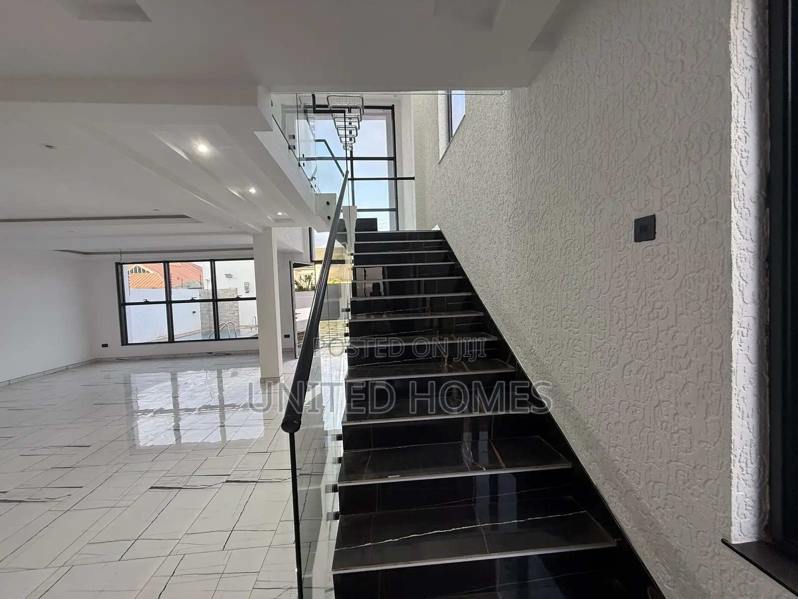 5bdrm House in East Legon for sale