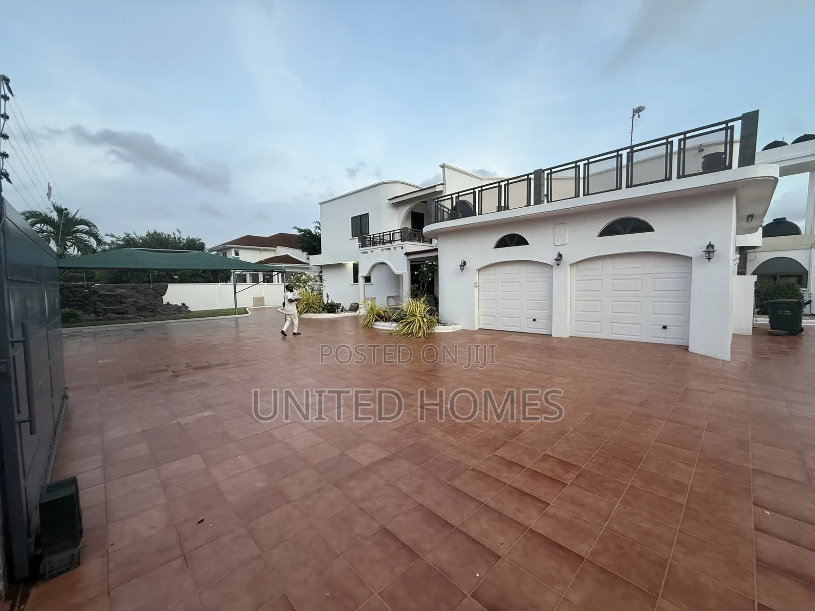 5bdrm House in East Legon for sale