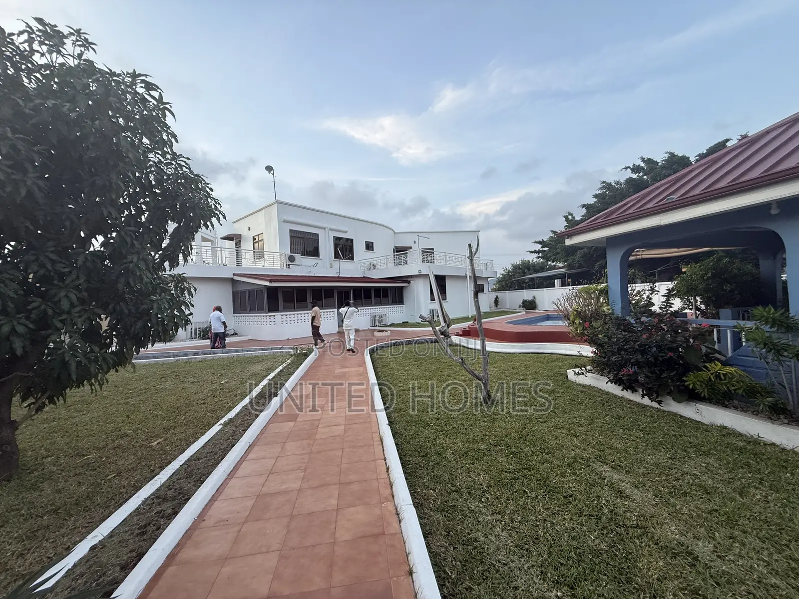 5bdrm House in East Legon for sale