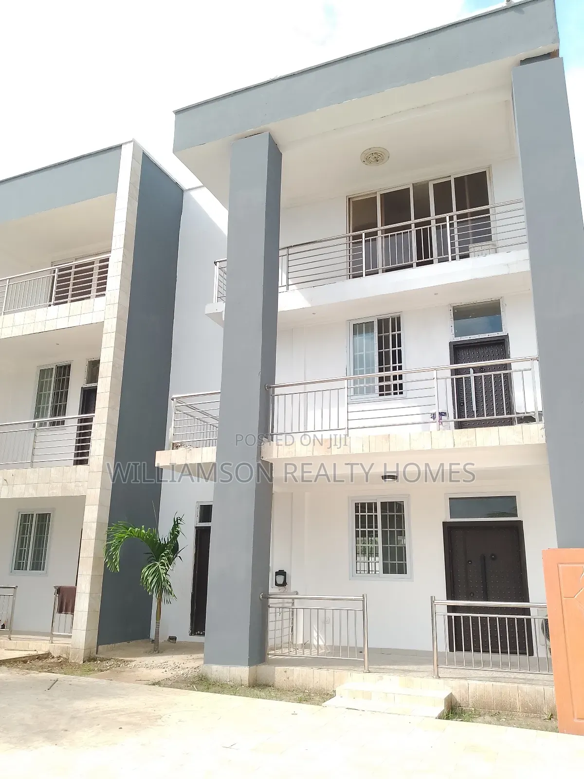 3bdrm Apartment in Community 18 Area, Spintex for rent