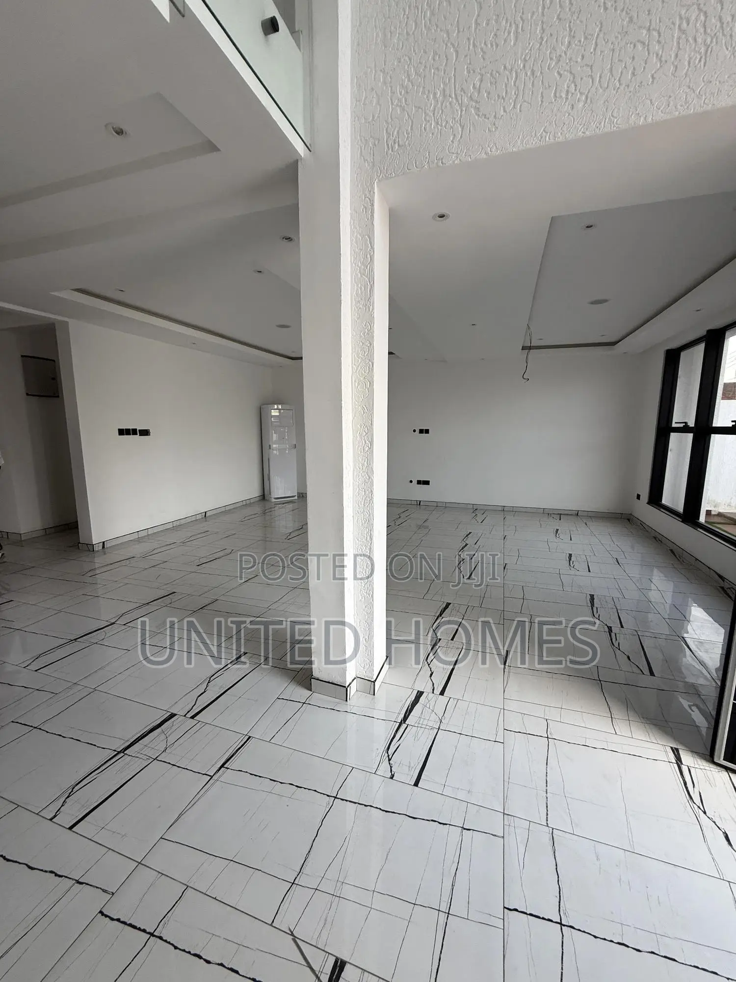 5bdrm House in East Legon for sale
