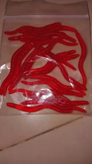 Earthworms 20pcs And Shrimps With Hooks 5pcs Bait For Fishing