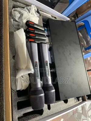Shengfu Cd-08 Professional Rechargeable Microphone System.