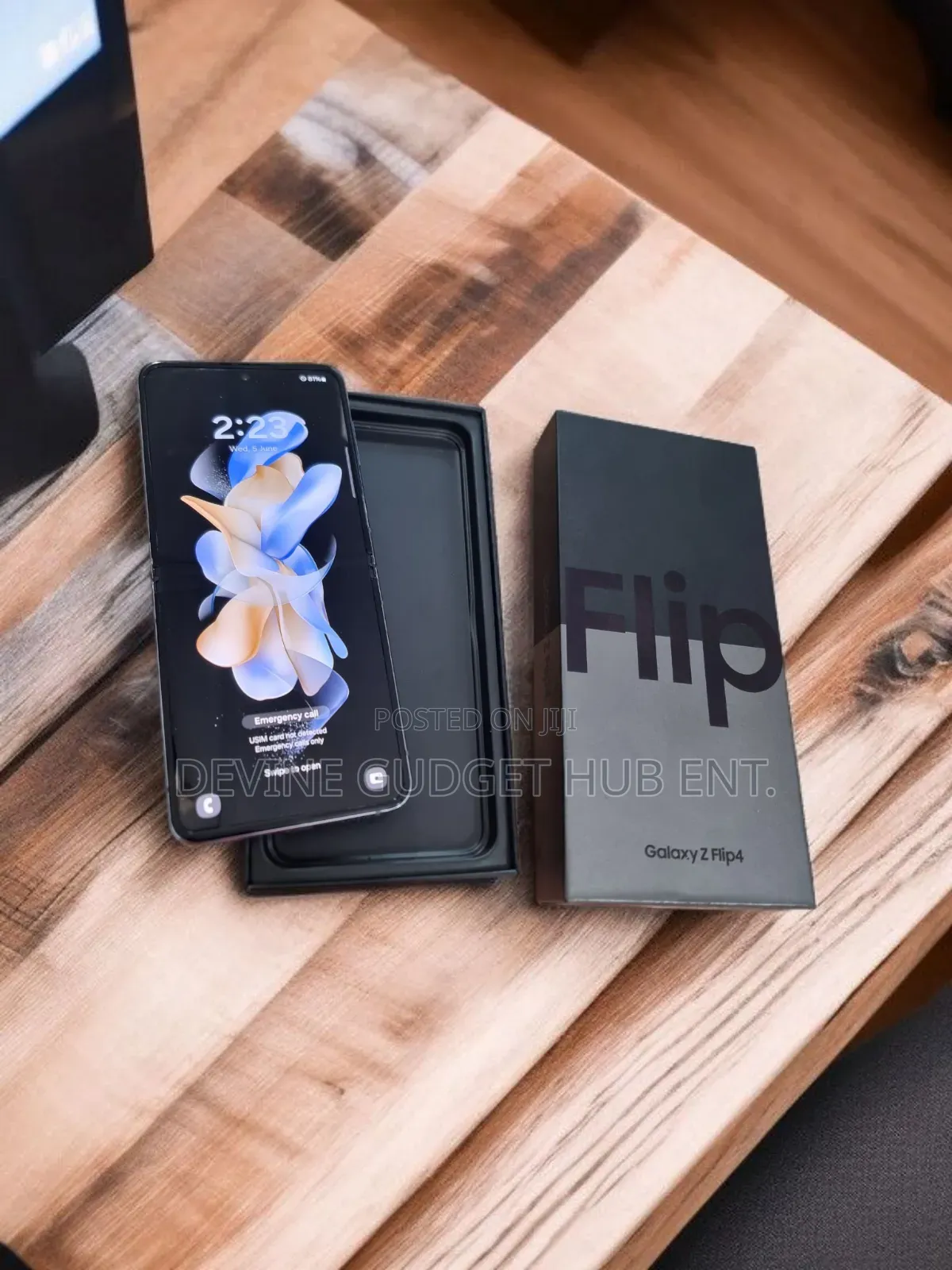 New Samsung Galaxy Z Flip4 256 GB Black