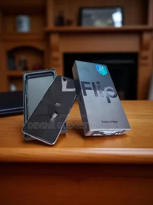 New Samsung Galaxy Z Flip4 256 GB Gray