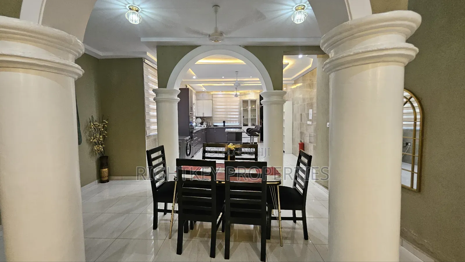 Furnished 6bdrm Mansion in Rightkey, Kumasi Metropolitan for sale