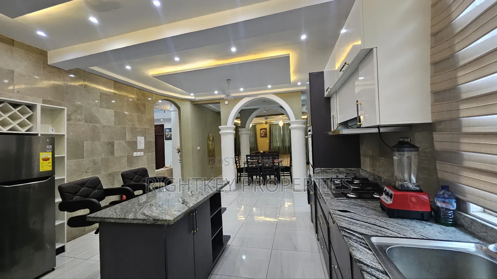 Furnished 6bdrm Mansion in Rightkey, Kumasi Metropolitan for sale