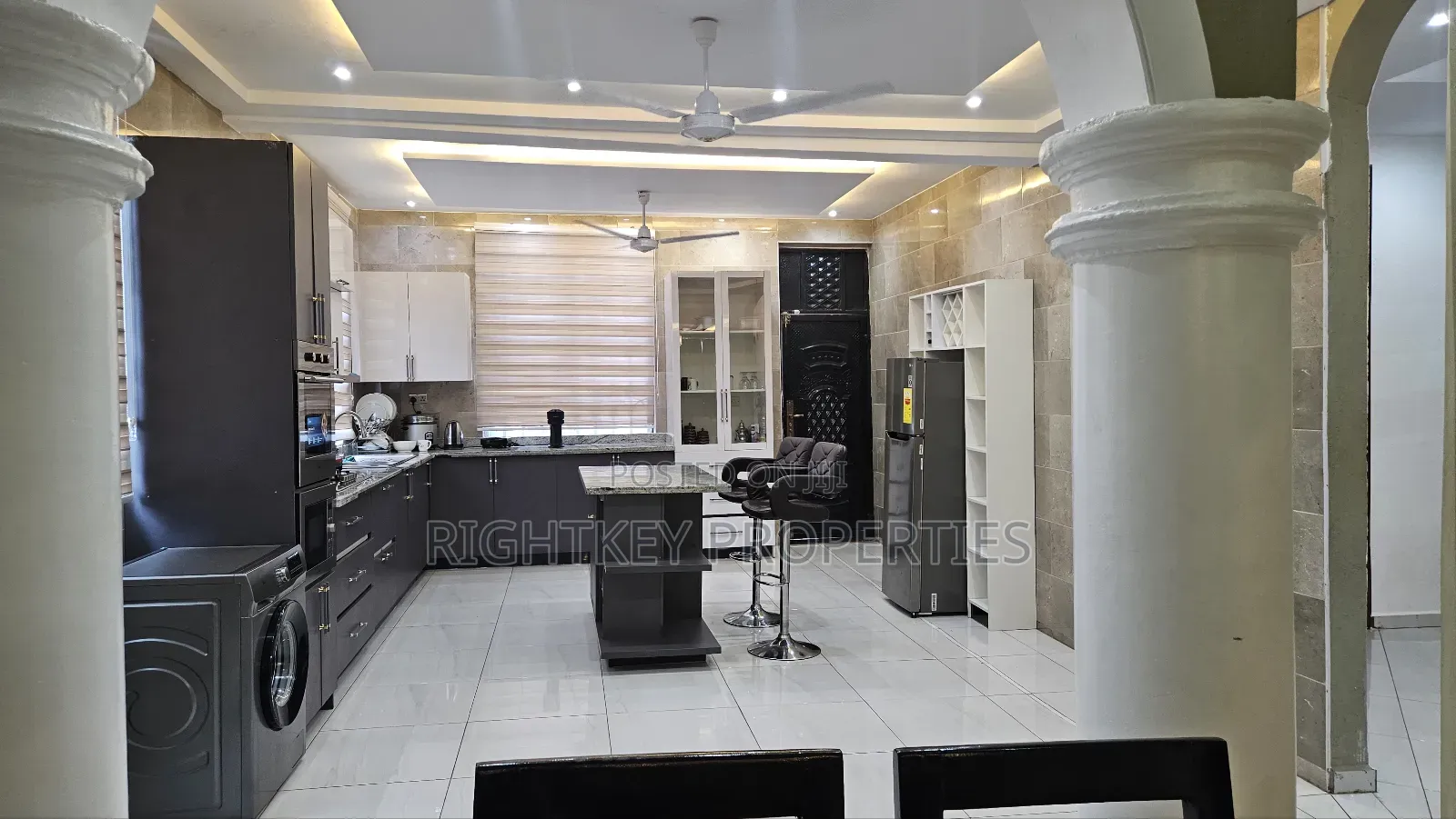 Furnished 6bdrm Mansion in Rightkey, Kumasi Metropolitan for sale