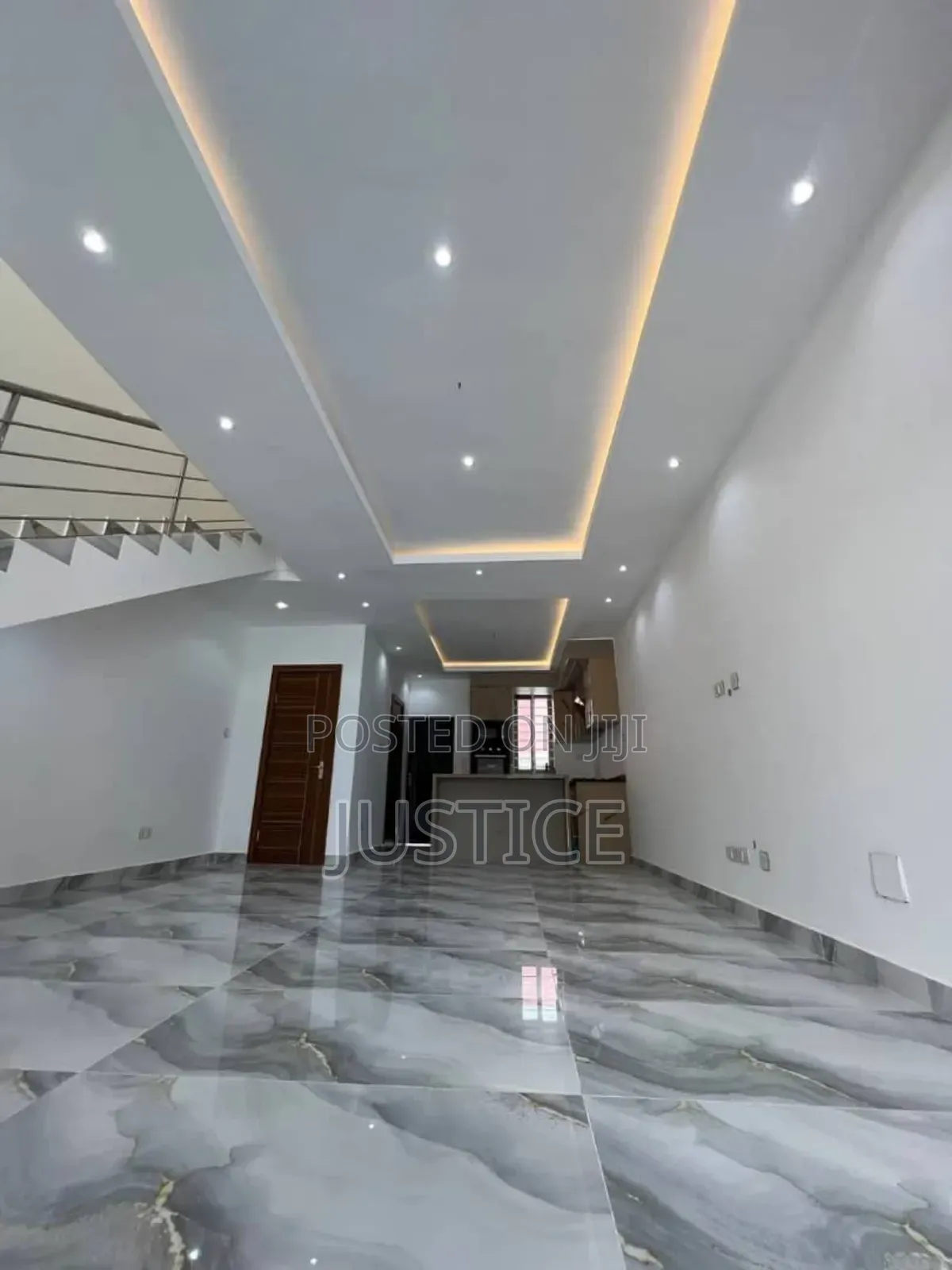 2bdrm House in School Junction East for sale