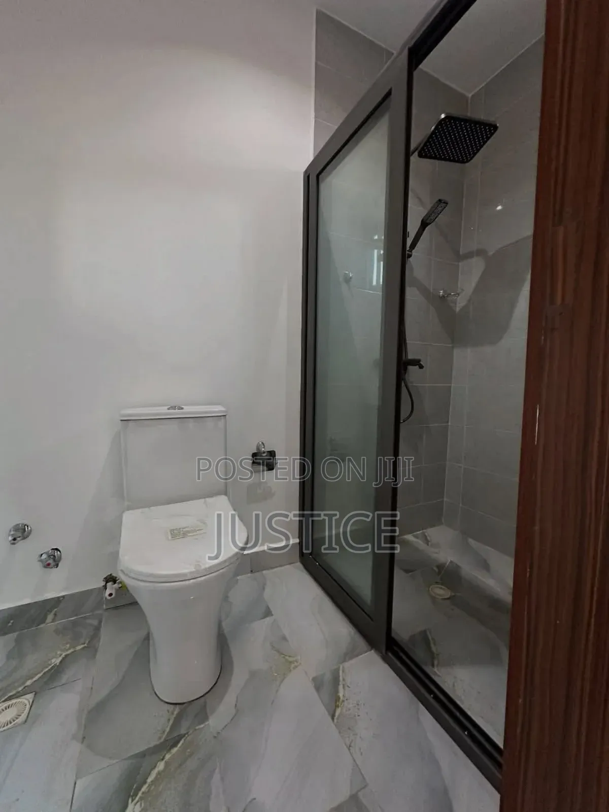 2bdrm House in School Junction East for sale