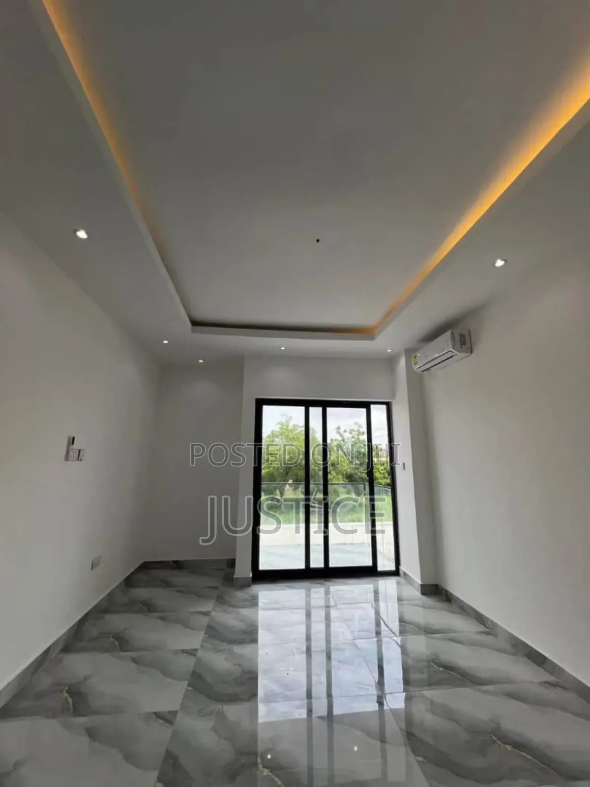 2bdrm House in School Junction East for sale