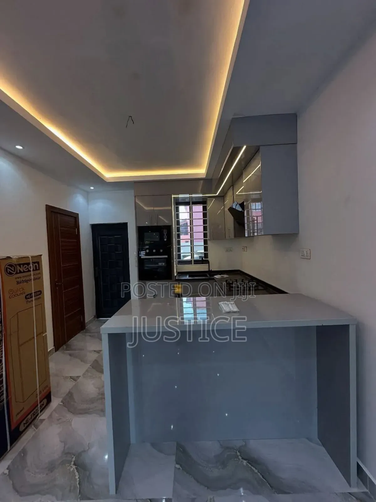 2bdrm House in School Junction East for sale