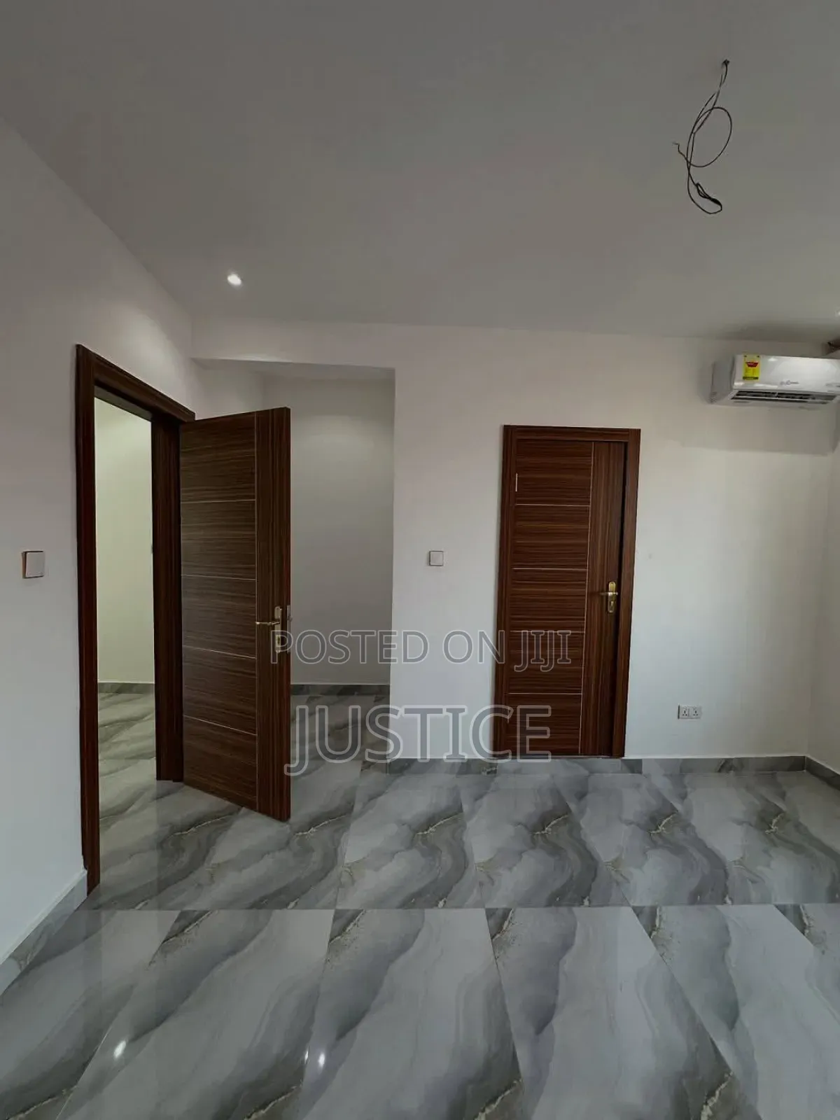 2bdrm House in School Junction East for sale
