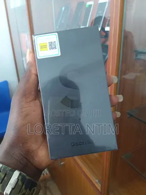 New Samsung Galaxy S22 5G 256 GB Black