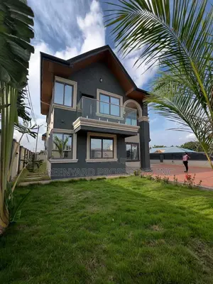4bdrm House in Adenta for sale
