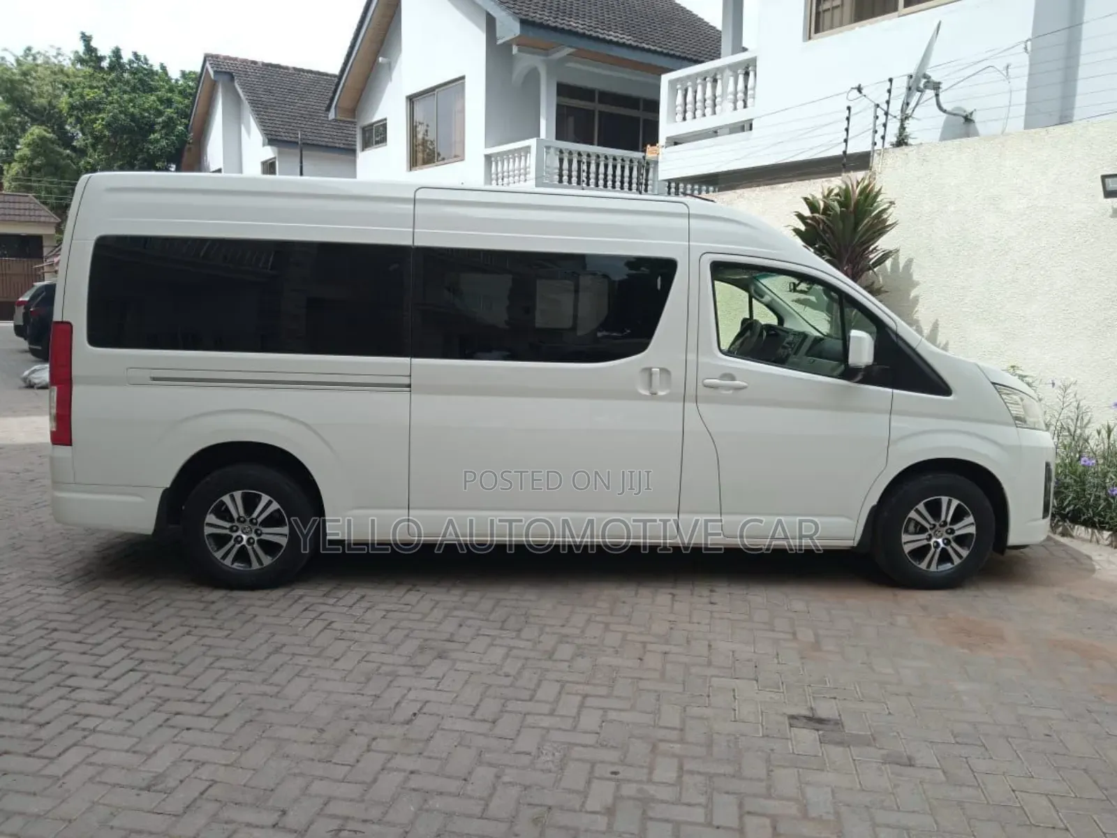 Rent 14 Seater Toyota Hiace
